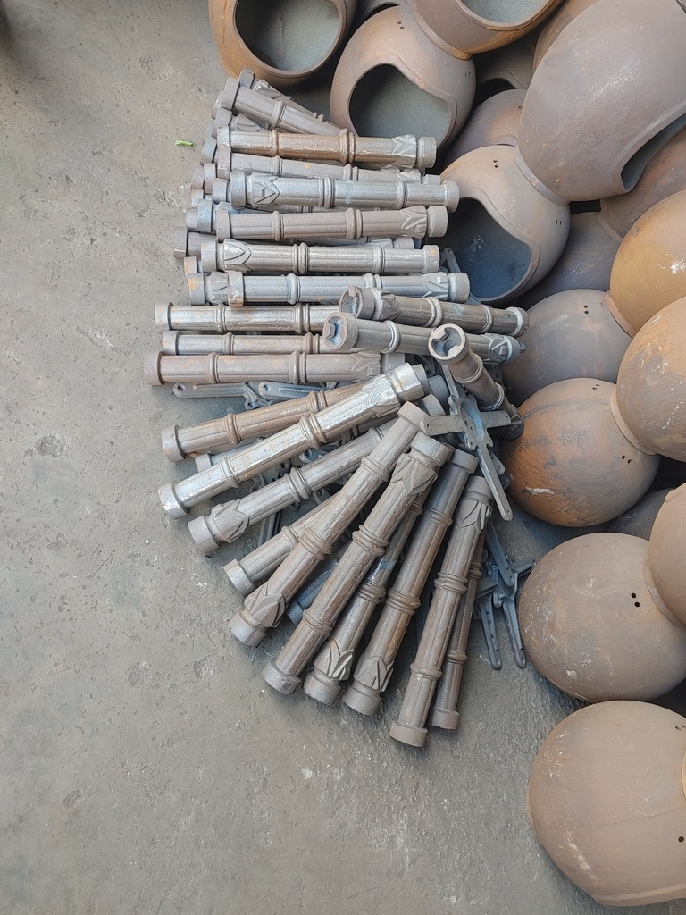 Cột gang đúc chân bàn cà phê - size to (5.5kg) - CBCF02 (đã gia công)