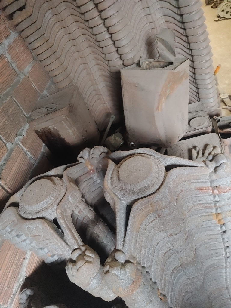 Đế chân bàn cà phê gang đúc - CBCF03 (6kg)
- 3 càng nhẹ